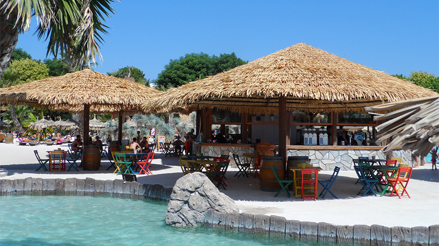 building with firbre plam thatch roof